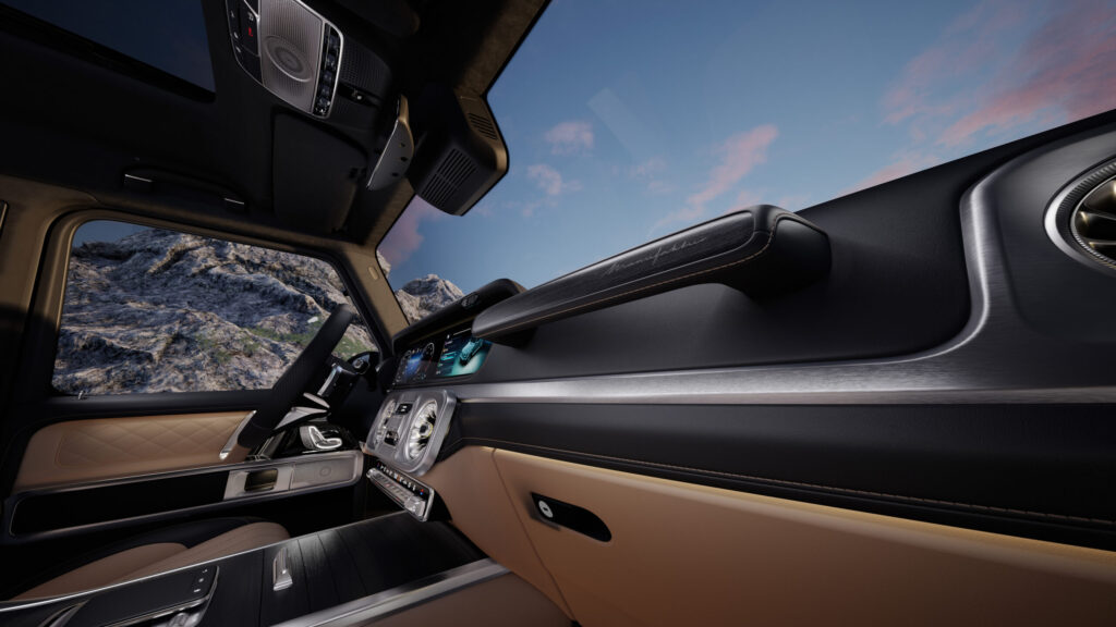 Blick aus dem Innenraum der Mercedes-Benz G-Klasse auf die Berglandschaft.
