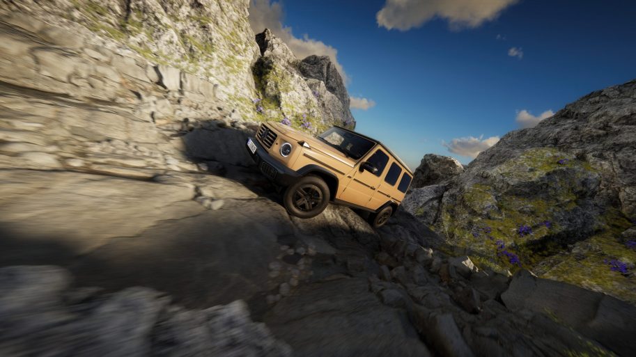 Mercedes-Benz G-Klasse erklimmt eine steinige Bergstrecke.